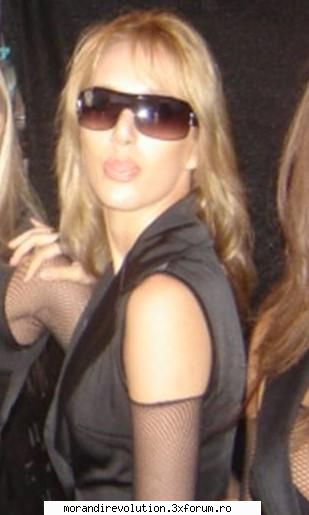 oana mai, mai...nu scoate limba puneti voi...