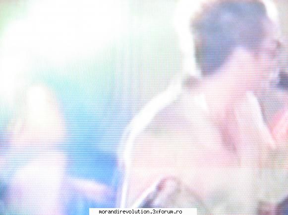 aparitii t.v tocmai vazut secvente dintr'un concert mrd facut cateva placa ....of pot face album asa