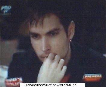 angels ganditor askultand piesa..:x