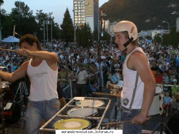 galerie foto alex ....bine venti printre noi(pe forum)si printre idolii nostri(in trupa) &nbsp;