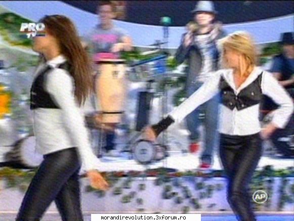 galerie foto savarina1 scris: