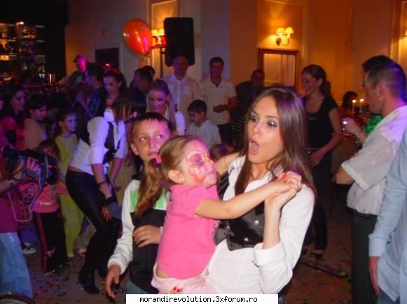 galerie foto savarina1 scris:
