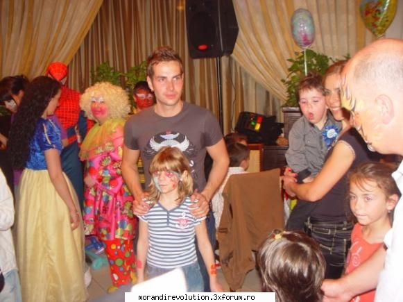 galerie foto savarina1 scris: