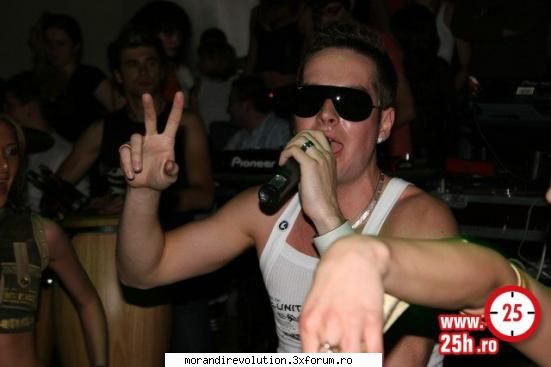 moama...ce de poze la baiatu mai galerie foto