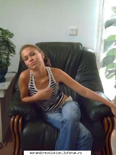 poze membrii forumului scris:scz fusei plekta :d...aku revenit shi sper beiju:* poop allz:* scz off