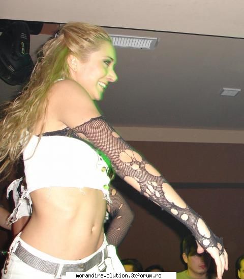 oana super par frumos avea :x:x:x