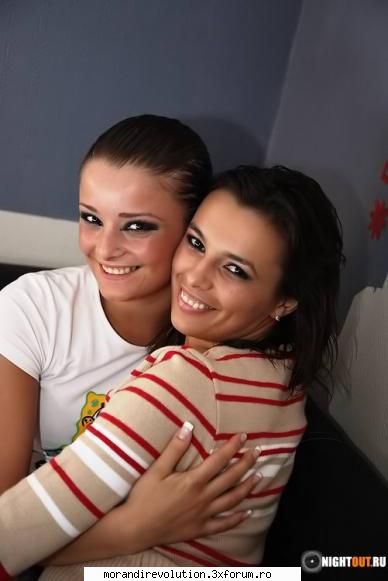 Alexandra -> noua dansatoare - Alexandra si Silvia :D - Dansatoarele