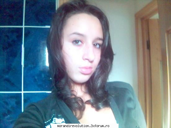 Poze cu membrii forumului - revenind la topic;;)ce ochi de vampa am.si ce - Membrii Forumului