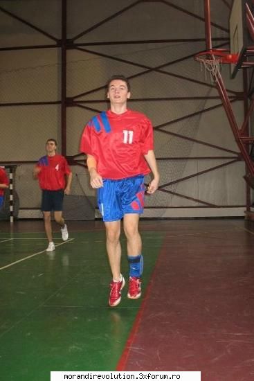 la imi faceau poze :d poze cu membrii forumului