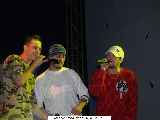 SIMPLU - si imi place piticu pt k danseaza soooper shi e - Bands