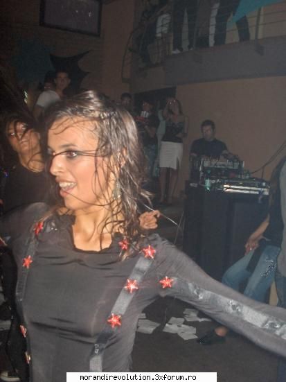 Silvia - in op[inia mea silvia danseaza foarte foarte - Dansatoarele